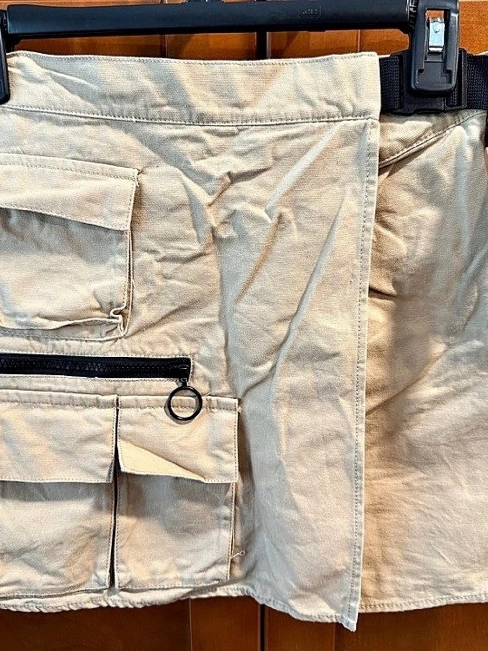 Forever 21 Cargo Shorts in Beige Size Small